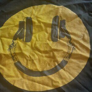 Smiley face headphone t shirt